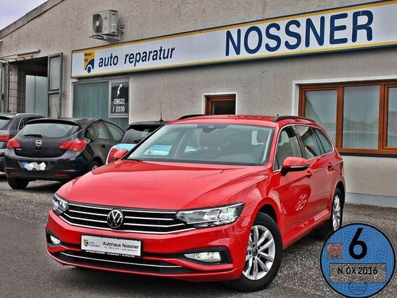Rot Gebraucht 2023 VW Passat Business Limousine | 19.990 € (Superpreis) - Bild 1/4