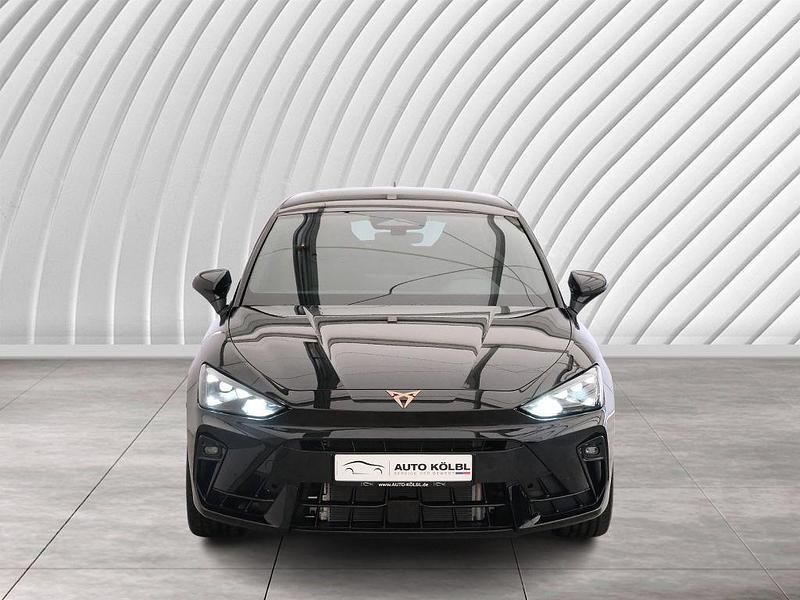 Nowe Cupra Leon VZ 300 KM (220 kW) 2026 Czarny Sedan/Limuzyna