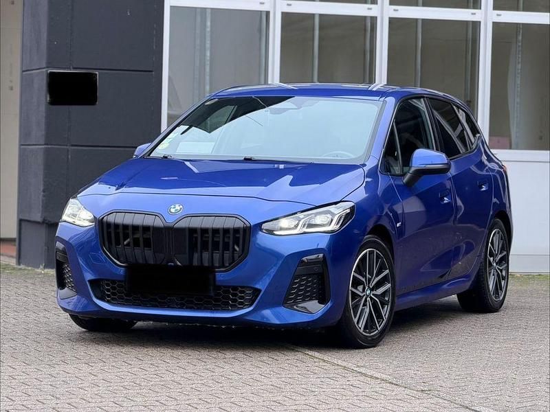 Blau Gebraucht 2023 BMW 218 Active Tourer M Sport Van / Kleinbus | 14.999 € - Bild 1/4