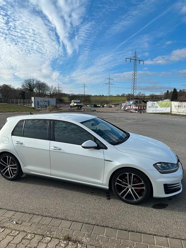 Gebraucht VW Golf VII Sport 184 PS (135 kW) 2015 Weiß Kleinwagen