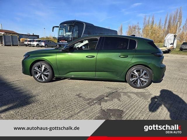 Gebraucht Peugeot 308 Allure 131 PS (96 kW) 2023 Grün Limousine