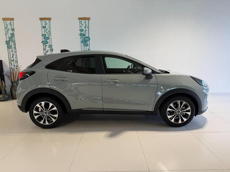 Neu Ford Puma Titanium 125 PS (91 kW) 2026 Cactus grey SUV
