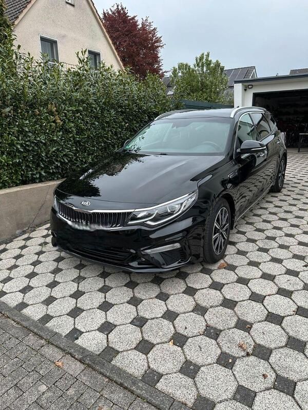 Schwarz Gebraucht 2018 Kia Optima Kombi | 15.000 € (Superpreis) - Bild 1/4