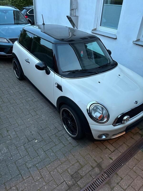 Weiß Gebraucht 2007 Mini Cooper Kleinwagen | 2.950 € (Fairer Preis) - Bild 1/4