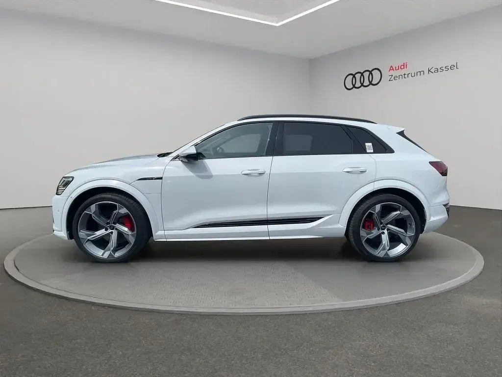 Gebraucht Audi SQ8 e-tron Sport 369 kW (503 PS) 2023 Weiß SUV