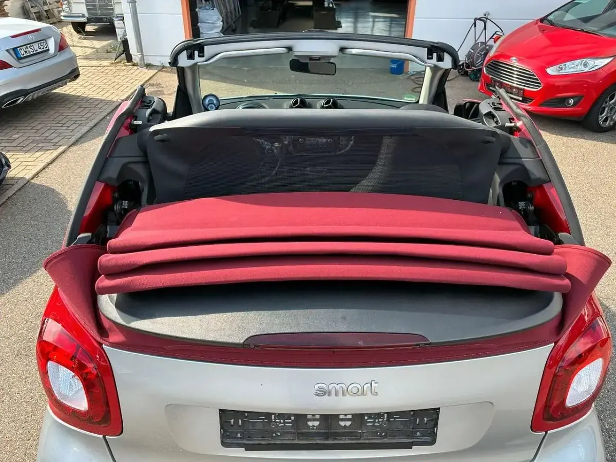 Gebraucht Smart ForTwo Cabrio Passion 90 PS (66 kW) 2017 Jupiterrot Cabrio