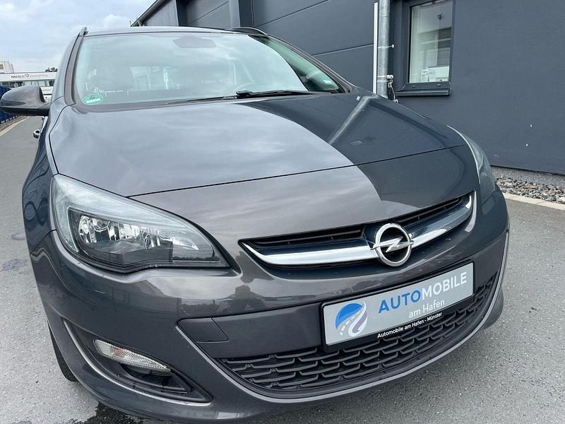 Grau Gebraucht 2014 Opel Astra Kombi | 5.490 € (Fairer Preis) - Bild 1/4