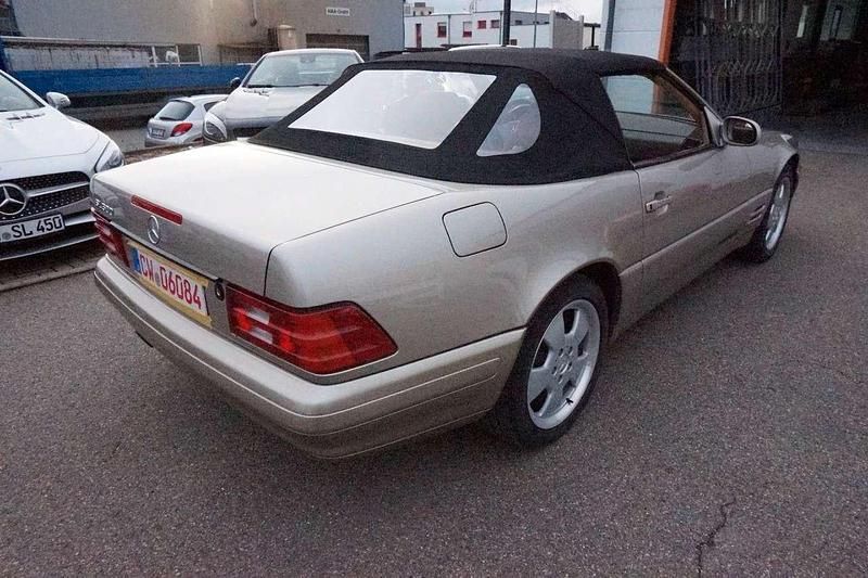 Gebraucht Mercedes SL500 306 PS (225 kW) 1999 Rauchsilber Cabrio