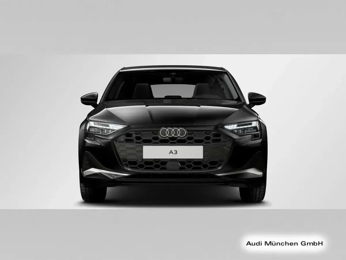 Second-hand Audi A3 Advanced 204 CP (150 kW) 2025 Negru Berlinǎ