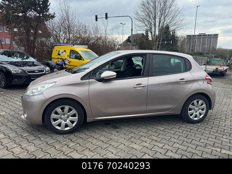 Gebraucht Peugeot 208 Active 82 PS (60 kW) 2012 Grau Kleinwagen