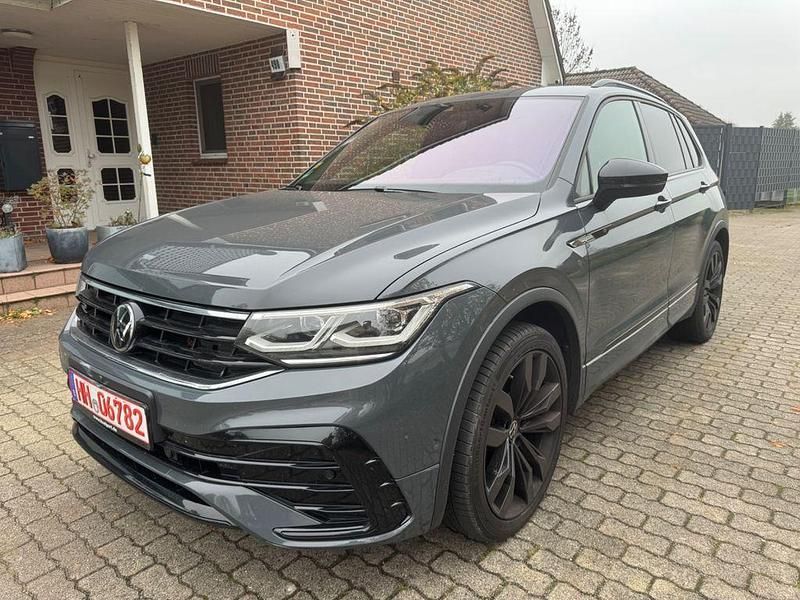 Grau Gebraucht 2022 VW Tiguan R-line SUV | 30.990 € (Guter Preis) - Bild 1/4