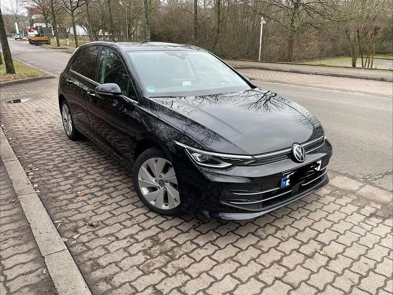 Gebraucht VW Golf VIII Style 150 PS (110 kW) 2025 Schwarz Limousine
