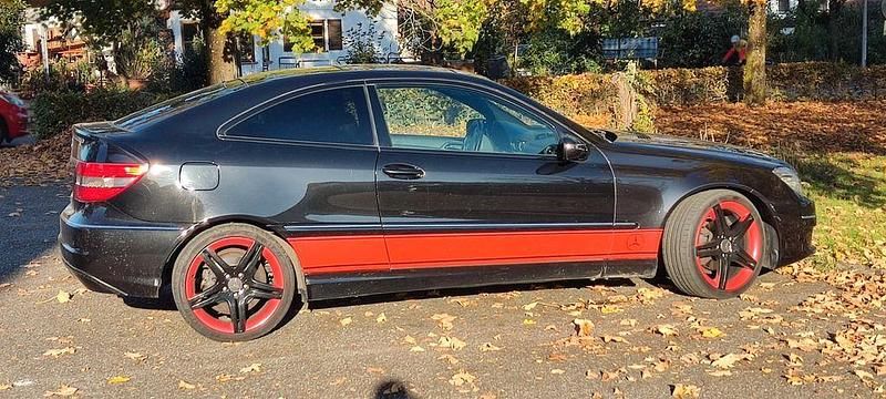 Schwarz Gebraucht 2009 Mercedes CLC220 Kleinwagen | 5.690 € (Fairer Preis) - Bild 1/4