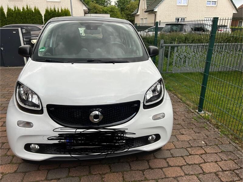 Weiß Gebraucht 2017 Smart ForFour Passion Kleinwagen | 8.900 € (Superpreis) - Bild 1/4