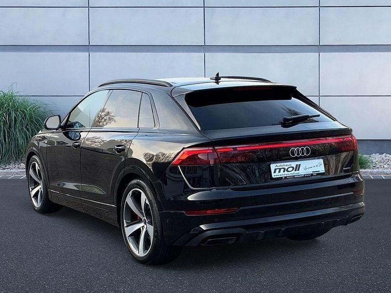 Neu Audi Q8 S-Line 286 PS (210 kW) 2025 Schwarz SUV