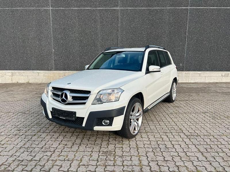 Weiß Gebraucht 2008 Mercedes GLK320 SUV | 6.900 € (Fairer Preis) - Bild 1/4