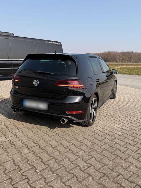 Gebraucht VW Golf VII GTI 245 PS (180 kW) 2019 Schwarz Limousine
