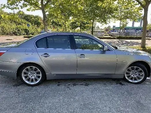 Gebraucht BMW 530 231 PS (169 kW) 2003 Silber Limousine