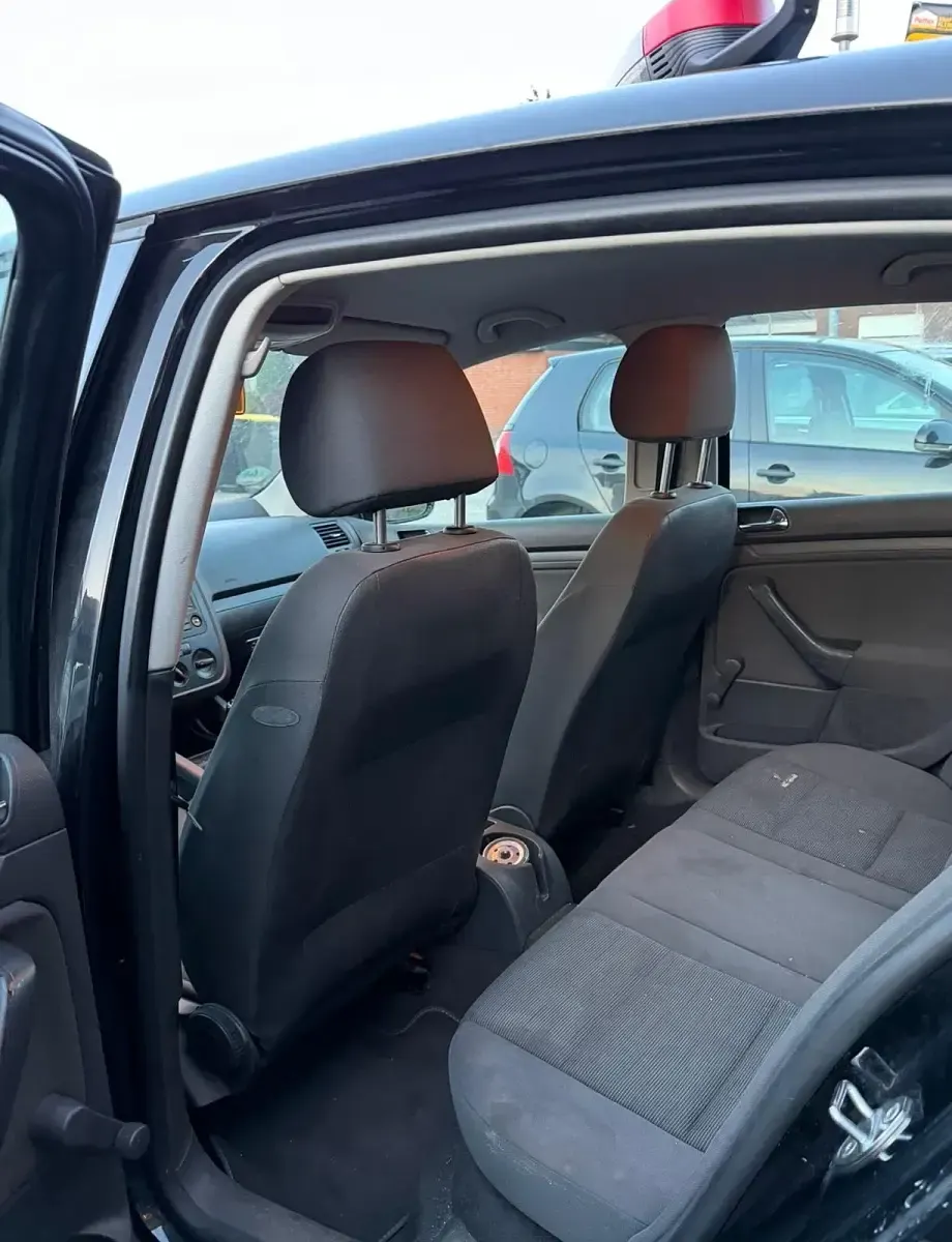 Gebraucht VW Golf V 77 PS (56 kW) 2005 Schwarz Kleinwagen