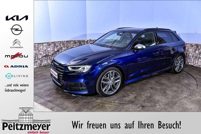 Navarra blue metallic Gebraucht 2019 Audi S3 Sportback Exclusive Kombi | 32.990 € (Fairer Preis) - Bild 1/4