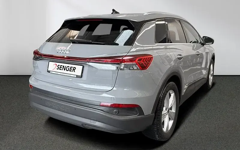 Gebraucht Audi Q4 e-tron Comfort 150 kW (204 PS) 2023 Kieselgrau SUV
