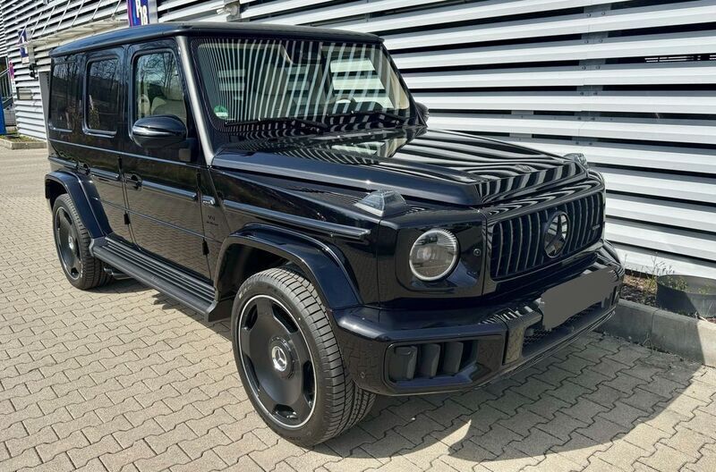 Schwarz Neu 2025 Mercedes G63 AMG AMG SUV | 261.562 € (Fairer Preis) - Bild 1/4