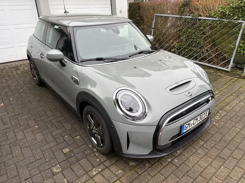 Usata Mini Cooper SE Essential 135 kW (184 CV) 2021 Grigio Utilitaria