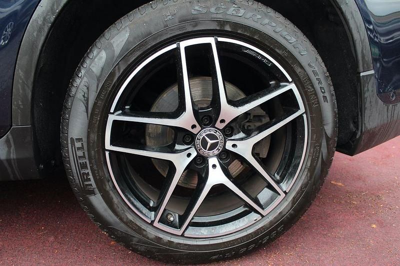 Gebraucht Mercedes GLC250 AMG line 211 PS (155 kW) 2019 Blau SUV