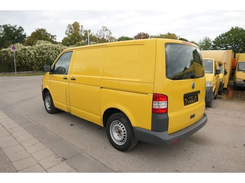 Gebraucht VW T5 84 PS (61 kW) 2011 Ginstergelb r1032 Van