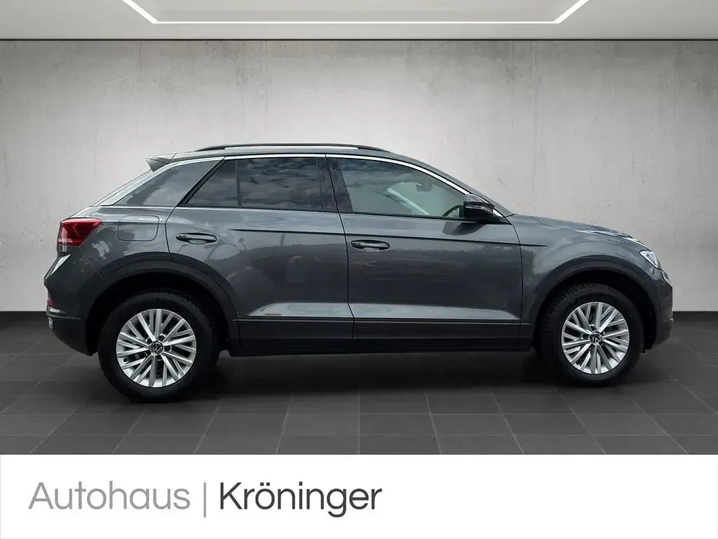 Gebraucht VW T-Roc Life 110 PS (80 kW) 2023 Grau SUV