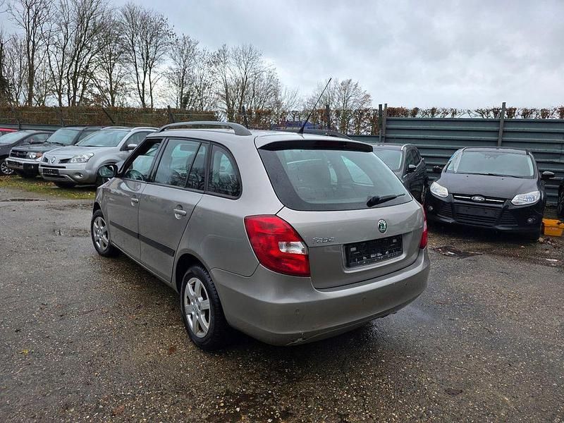 Gebraucht Skoda Fabia Ambiente 80 PS (58 kW) 2008 Beige Kombi