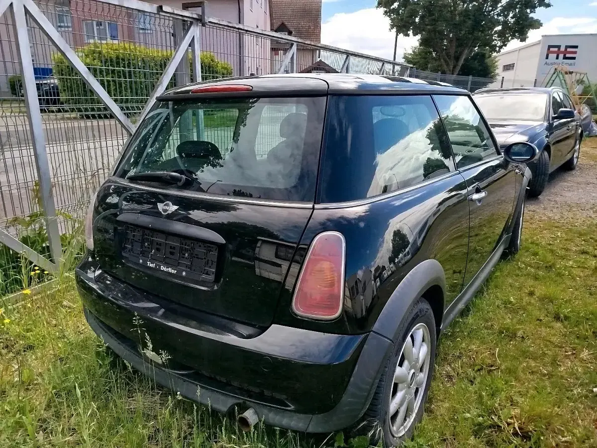 Gebraucht Mini Cooper 90 PS (66 kW) 2004 Schwarz Kleinwagen