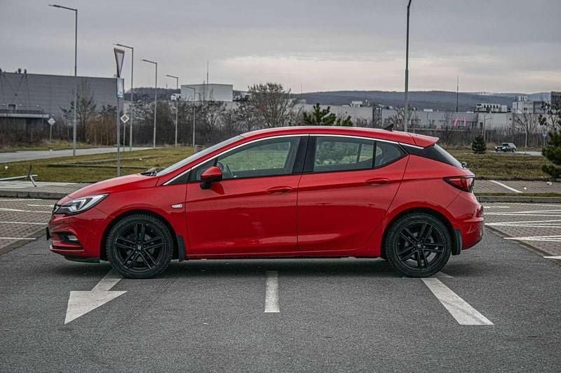 Gebraucht Opel Astra Dynamic 125 PS (91 kW) 2016 Rot Limousine