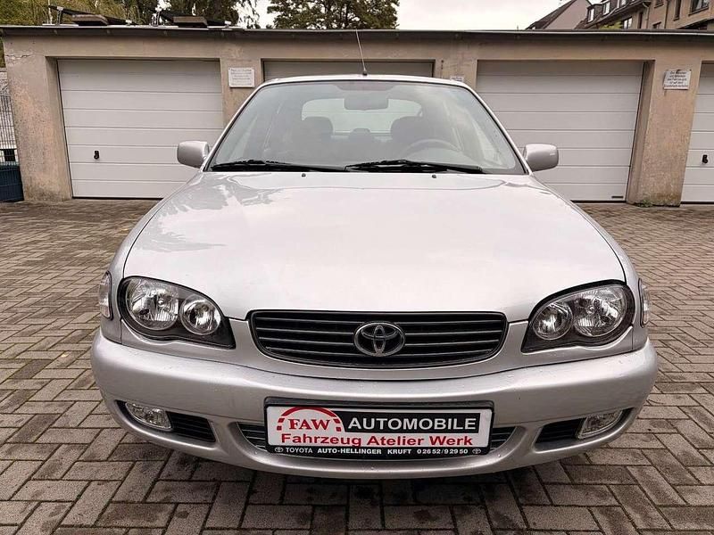 Grau Gebraucht 2001 Toyota Corolla Limousine | 2.999 € (Fairer Preis) - Bild 1/4