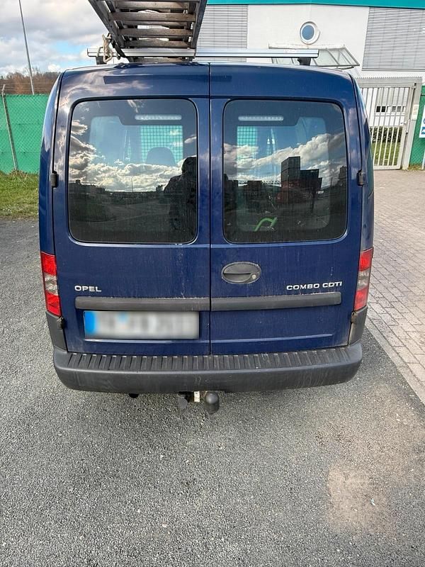 Usata Opel Combo 75 CV (55 kW) 2011 Blu Monovolume