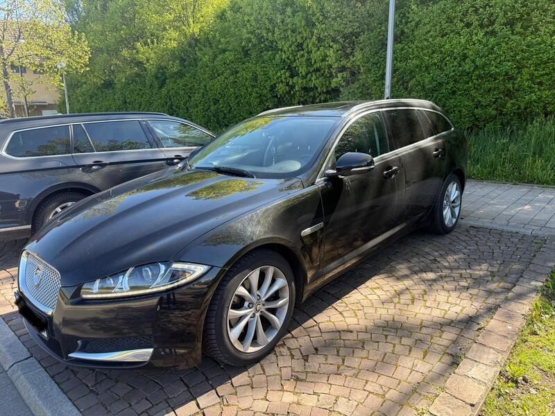 Schwarz Gebraucht 2015 Jaguar XF Sportbrake Kombi | 8.990 € (Etwas zu teuer) - Bild 1/4