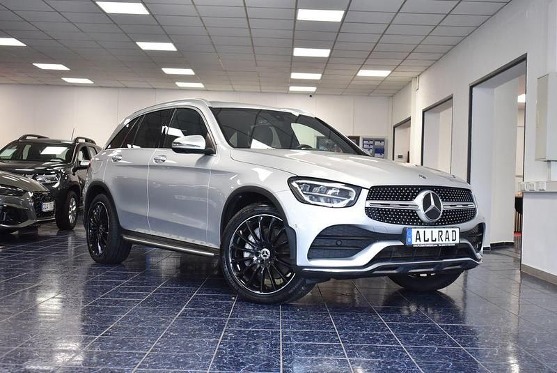 Iridiumsilber Gebraucht 2020 Mercedes GLC400d AMG SUV | 30.770 € (Fairer Preis) - Bild 1/4