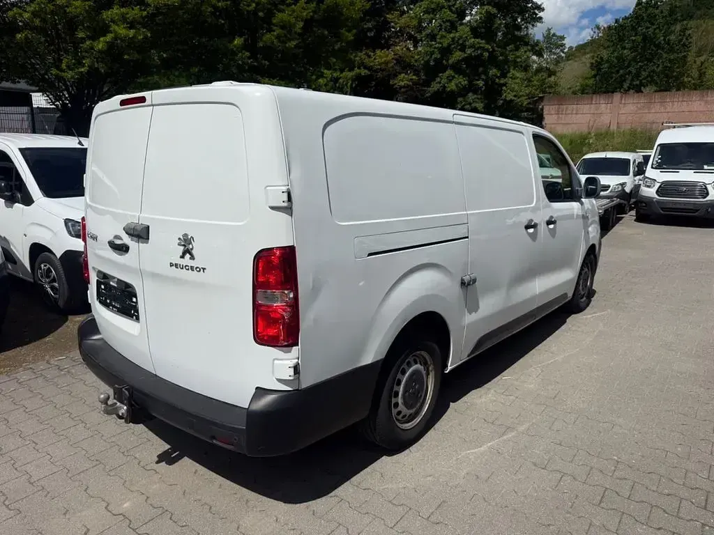 Gebraucht Peugeot Expert Premium 122 PS (89 kW) 2019 Weiß Van