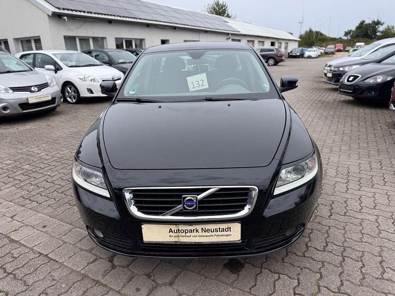 Gebraucht Volvo V50 Kinetic 101 PS (74 kW) 2008 Schwarz Kombi