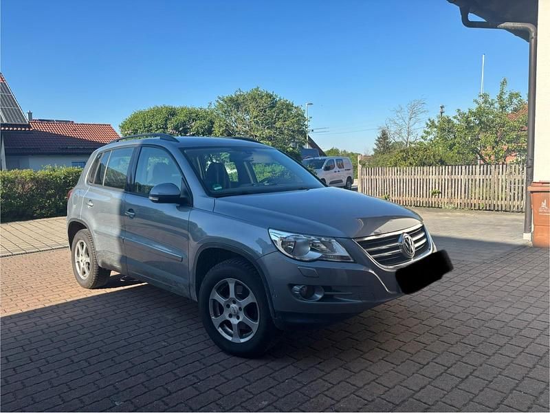 Grau Gebraucht 2008 VW Tiguan SUV | 4.490 € (Superpreis) - Bild 1/4