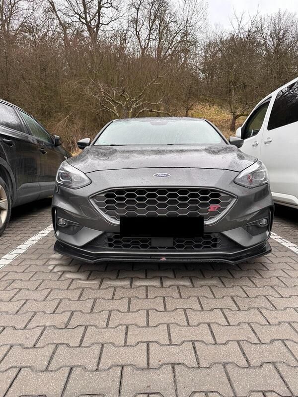 Andere außenfarben Gebraucht 2020 Ford Focus ST Limousine | 22.800 € (Fairer Preis) - Bild 1/4