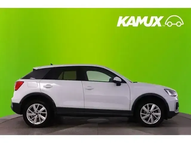 Używany Audi Q2 Advanced 150 KM (110 kW) 2025 Biały SUV
