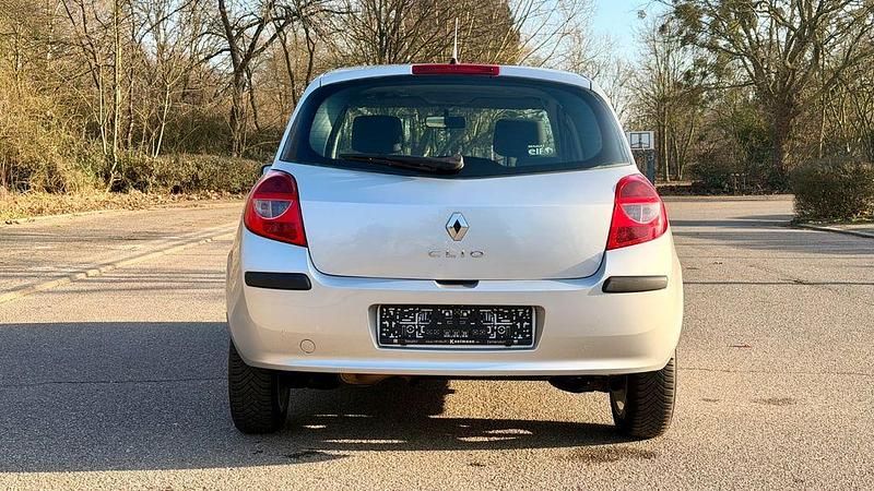 Gebraucht Renault Clio III 79 PS (58 kW) 2007 Grau Limousine