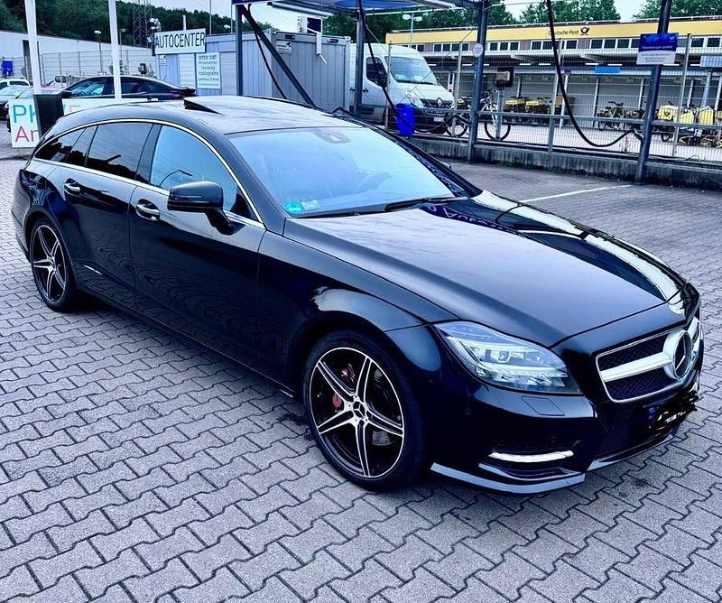 Schwarz Gebraucht 2013 Mercedes CLS350 Shooting Brake AMG line Kombi | 16.000 € (Guter Preis) - Bild 1/4