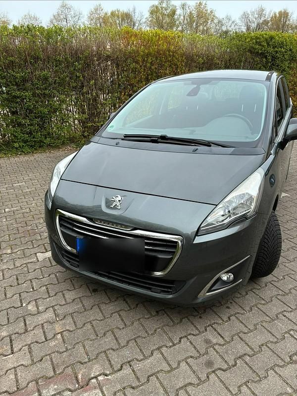 Gebraucht Peugeot 5008 120 PS (88 kW) 2016 Grau Van / Kleinbus