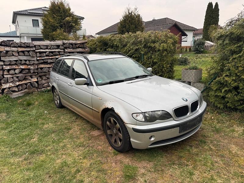 Gebraucht BMW 320 150 PS (110 kW) 2003 Silber Kombi