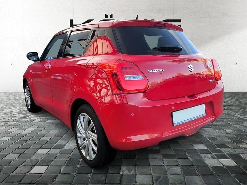 Gebraucht Suzuki Swift Comfort 83 PS (61 kW) 2023 Rot Kleinwagen