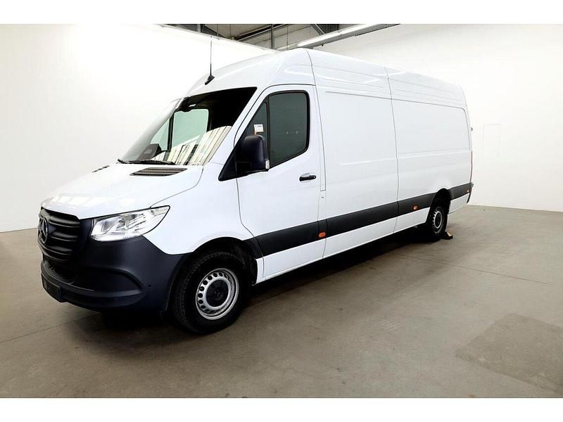 Gebraucht Mercedes Sprinter 170 PS (125 kW) 2025 Arktikweiß Van