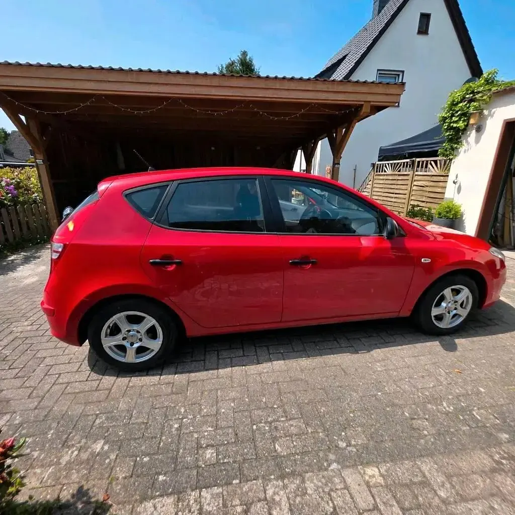 Usado Hyundai i30 Edition+ 109 CV (80 kW) 2008 Rojo Berlina