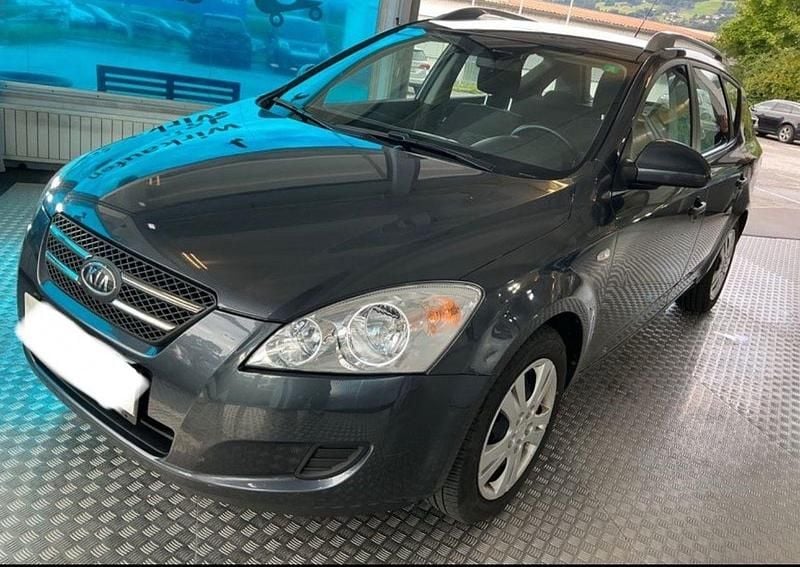 Grau Gebraucht 2009 Kia Ceed 2 Kombi | 3.590 € (Superpreis) - Bild 1/4